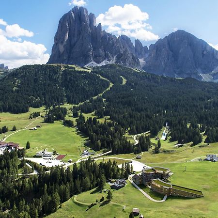 Cendevaves Alpine Silence Hotel Santa Cristina Val Gardena Bagian luar foto